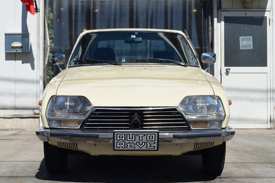 動物を連想させるカワイイ顔が印象的！大きな目で見つめられると思わず「ヨ～シヨシヨシヨシ、ヨ～シヨシヨシヨシ・・・」←ムツゴロウさんか？！