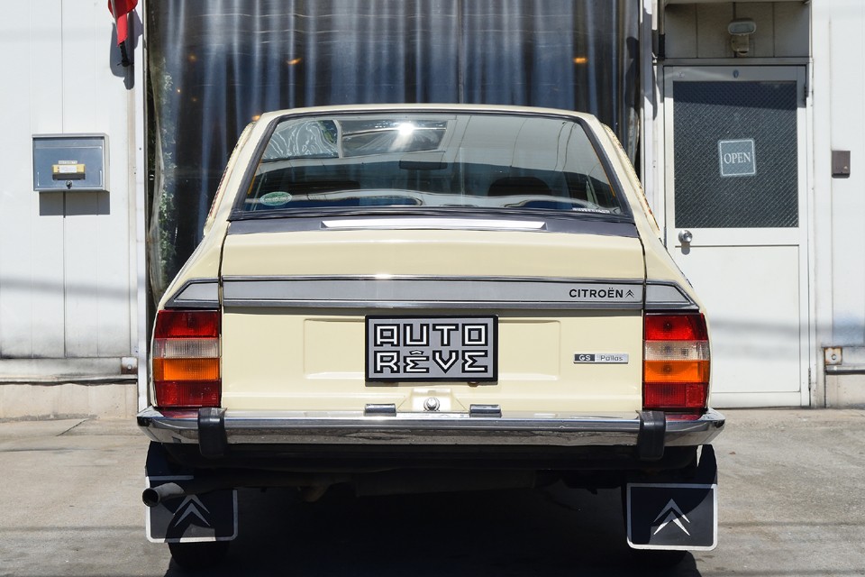 プリウスの元ネタ？って思えるリアデザイン。良いものはいつの時代にも良いと言うことなんでしょうね。