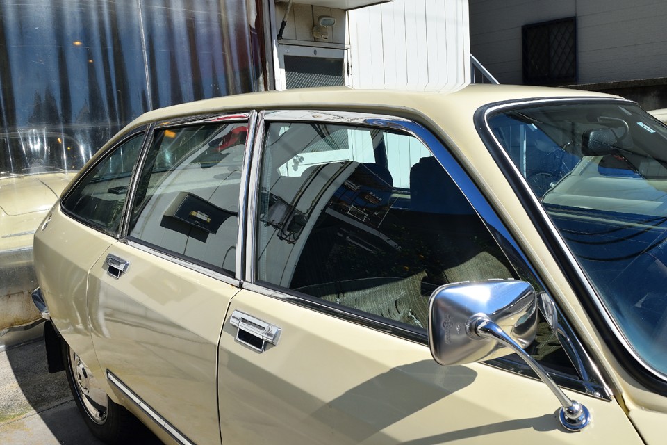 バンパーもそうですが、ウインドウ周りのサッシの輝きも重要なポイント！これなら全くもって問題無し！むしろこれ以上ってある？