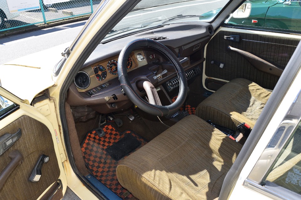 このレトロな雰囲気が、今ではかえって新鮮な印象です。だって、こういうの、もう無いですもんね。