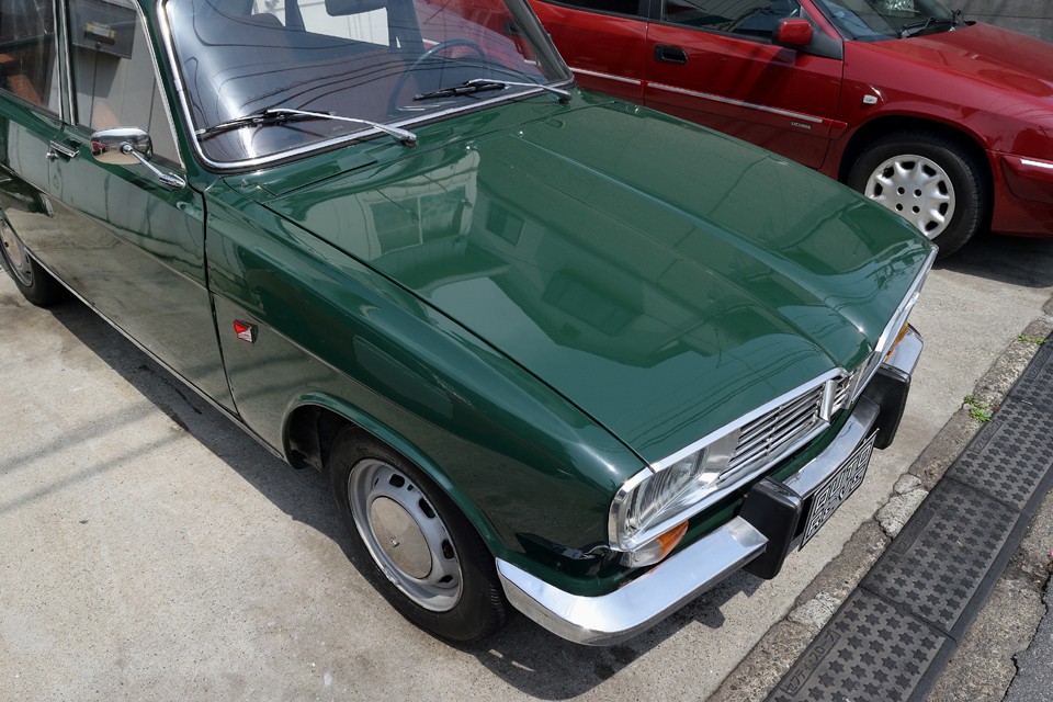 元色と同色で再塗装された鮮やかなグリーンはかなり状態は良いと思います。クリア劣化や色褪せは感じない、むしろツヤのある美しい状態！