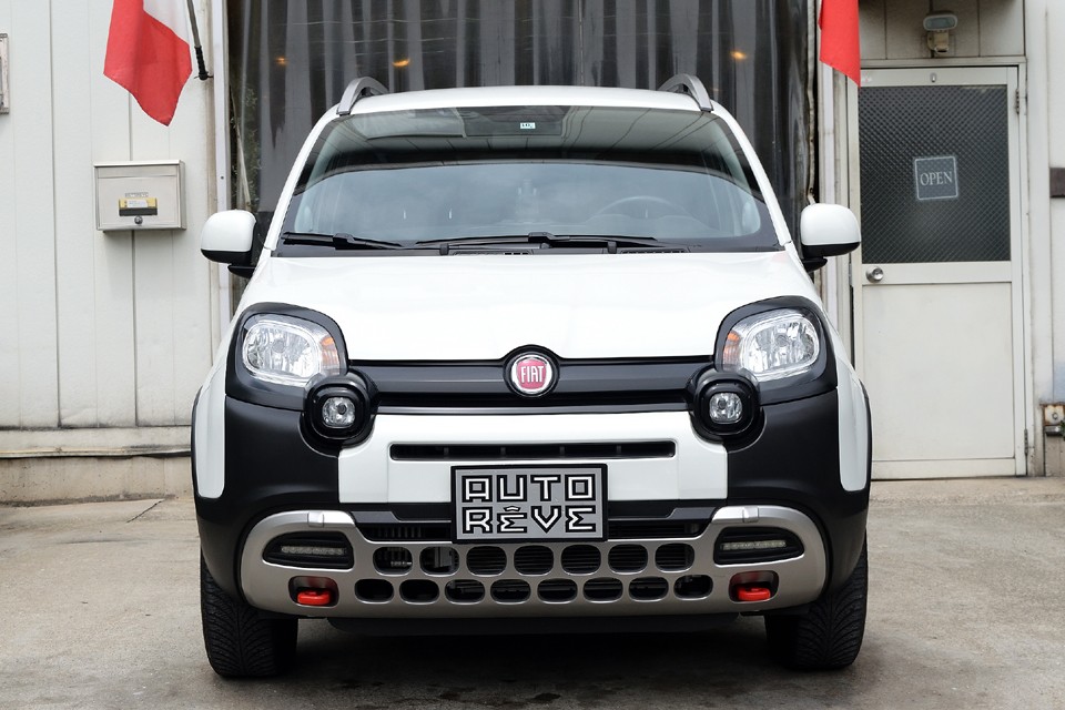 もともとコンパクトで実用性を兼ね備えたパンダですが、ガソリン車のひ弱な感じが、こんなにもたくましくなって、「お父さんはうれしい～！」的な（笑）