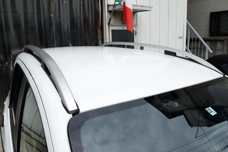 ルーフレールも標準装備なので、キャリアはもちろんカーゴBOXなんかも直ぐに取付ＯＫ！