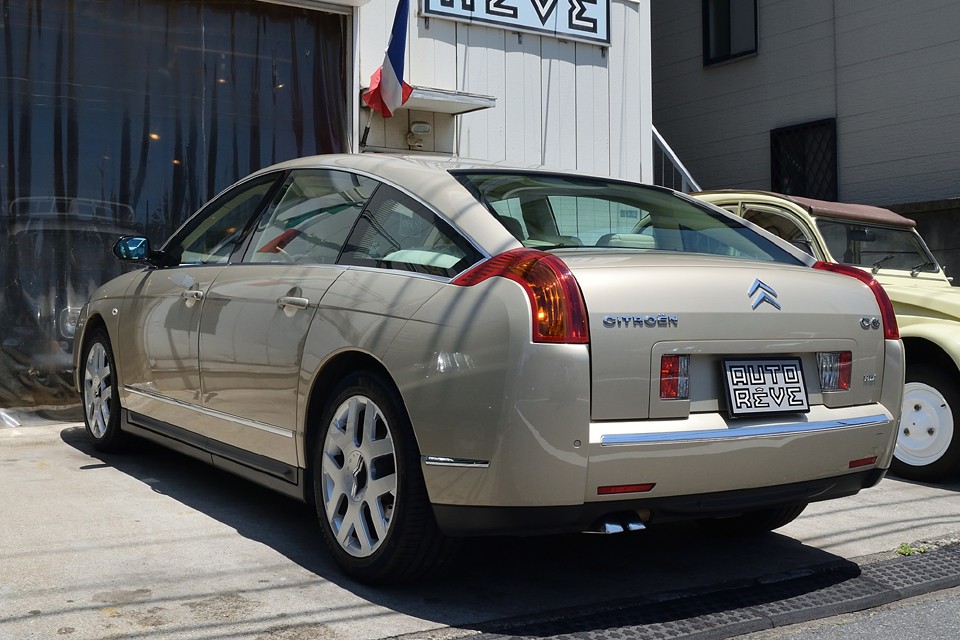 こういう個体を見ると『クルマって距離じゃないんだなぁ』と改めて感心させられます。結局はオーナー様の愛情次第なんですよね。