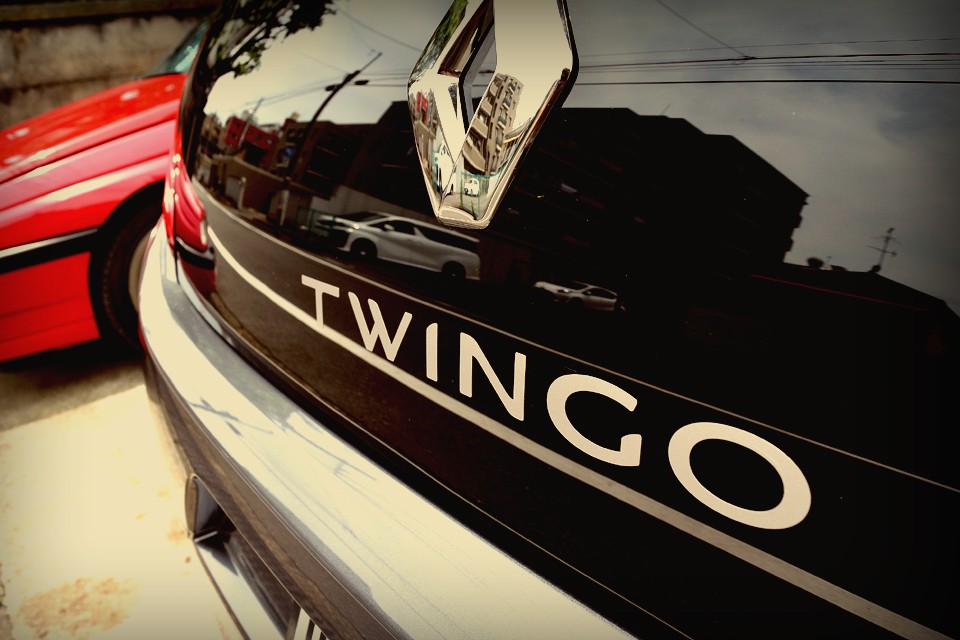 免許取りたての若者が楽しく乗っている姿も容易に想像できるし、子育ても終わり、ご夫婦二人でのんびりとドライブ！なんてシーンにも・・・。