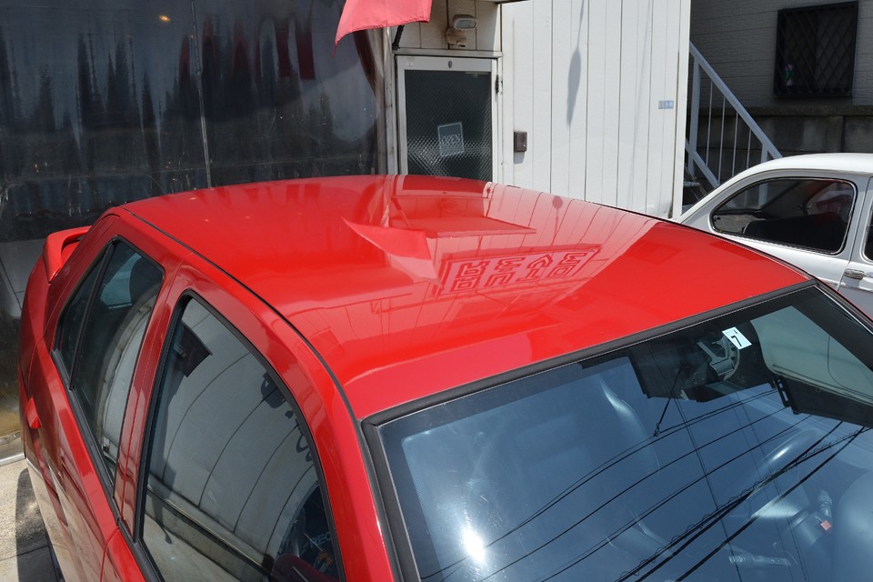 ルーフも色褪せ、クリア剥げとは無縁の美しい状態！