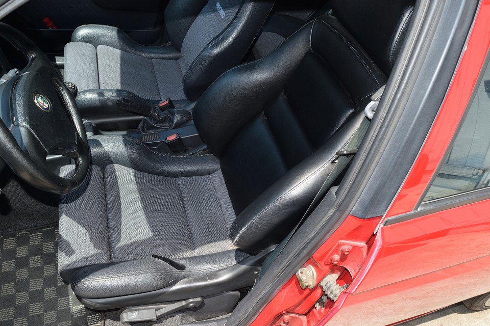 でも、張り替えられてキレイになっているんですから、マイナスというよりはプラスと考えても良いかと。