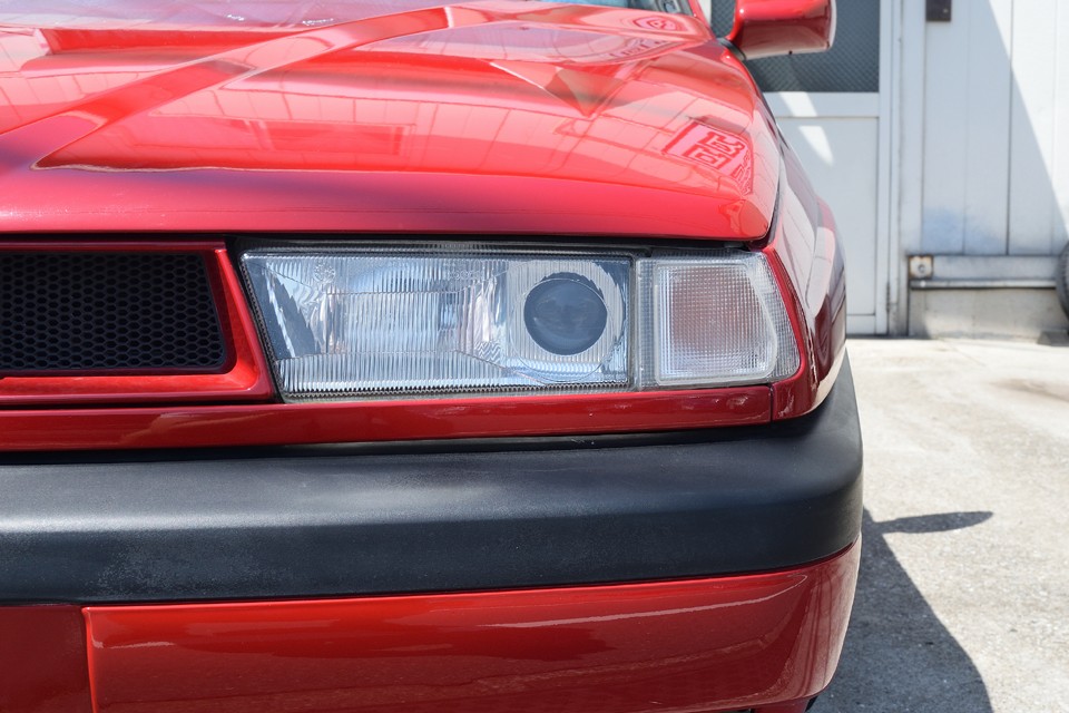 ヘッドライトはガラス製ですので曇ることもありません。