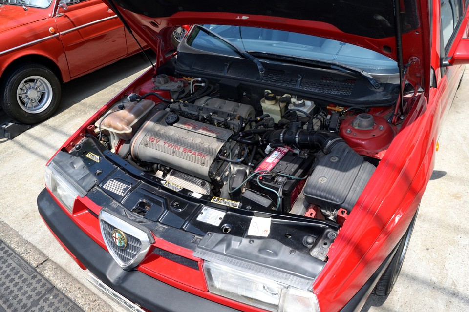 直列4気筒DOHC16バルブ、1969cc、最高出力150ps/6200rpm、最大トルク19.0kg・m/4000rpm。一度でもお乗りになったことのある方ならお分かりだと思いますが、数値と実際の走りは別物！その典型がこの155。