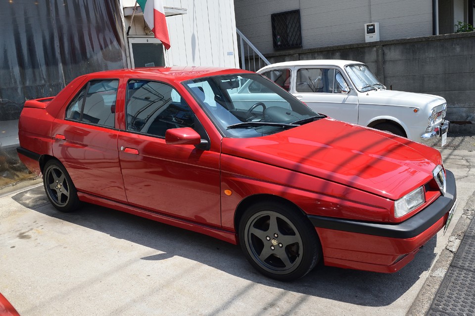 改めて、こうして155を眺めてみると、このボディデザインは秀逸ですね。紛れもなくスポーツカーなのに、日常生活が共存しているっていうか。