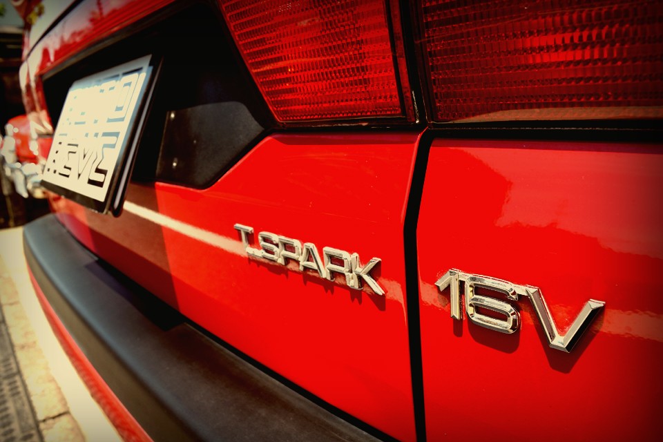 まるで操り人形のように、引いたら引いた分だけ、下げたら下げた分だけ、寸分違わず反応するそのリニアな反応が病み付きになる最大の要因。