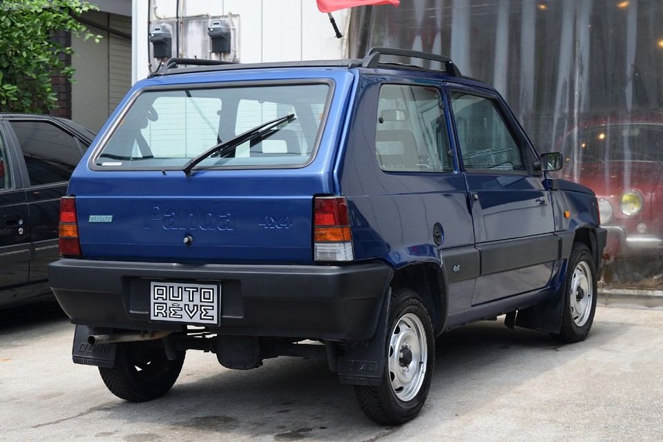 走行距離は少しいってますが（と言っても23年を経過したクルマならこれくらいは当然ですが・・・）オリジナル度の高いこんな個体なら、有り有りの有りかと！