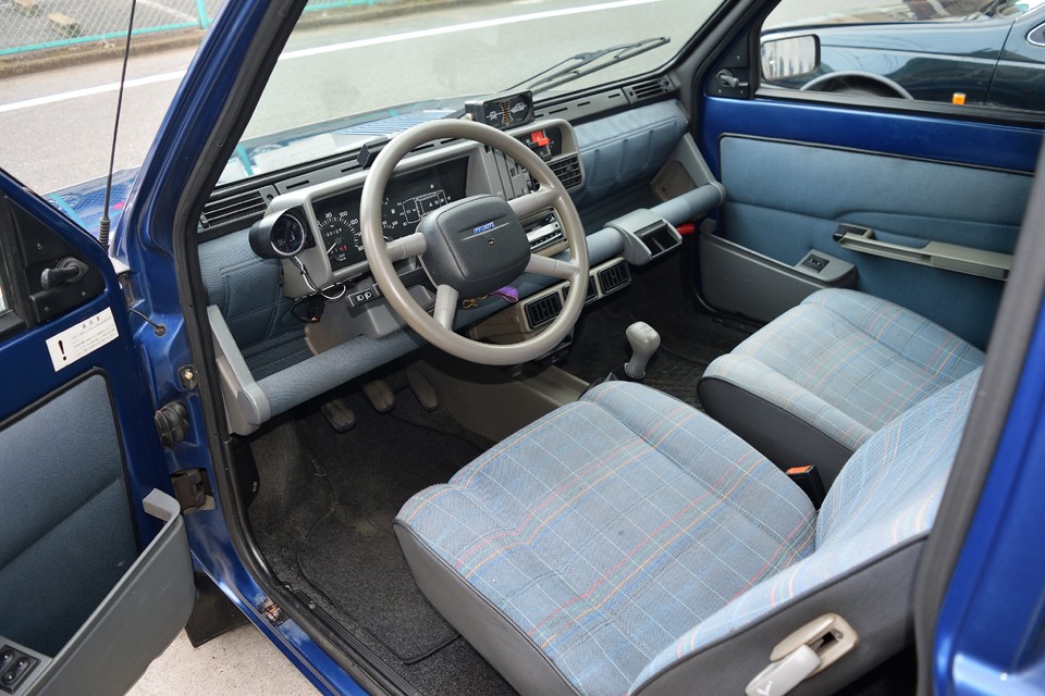 実用性とPOPさを兼ね備えたインテリア！改めて見てもやっぱり良いデザインですねぇ。