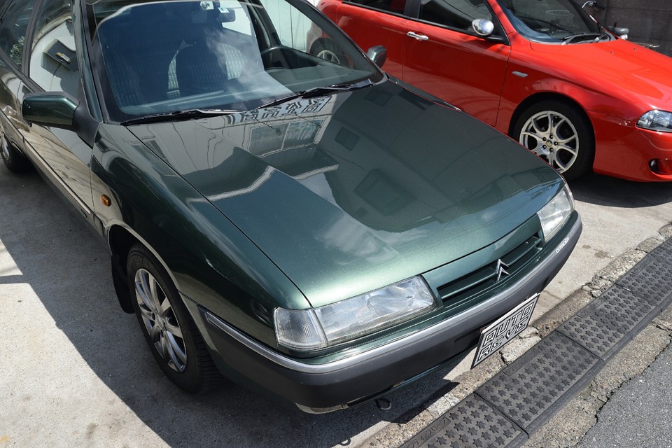 そして極め付きは、オーナー様こだわりのクラシックレンジのボディカラーである『アーデングリーン』での全塗装を実施！なので当然の事ながら、美しい輝きなのです！