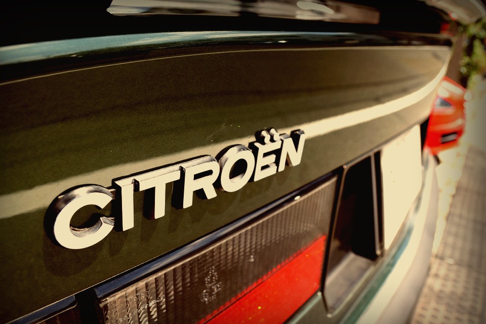 近代シトロエンの中でも稀に見る優れたモデルのエグザンティア。エグザンティア以降のシトロエンは常にエグザンティアを求めようと藻掻いているように思えるのです。