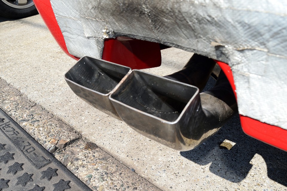 そして、そして何と言っても、この個体で肝心なアイテムがコレ！官能を通り越して、この世のものとは思えないほどの恍惚のエキゾーストサウンドを奏でるマフラー！もはや「幻のマフラー」と言っても過言ではないかと。それは・・・