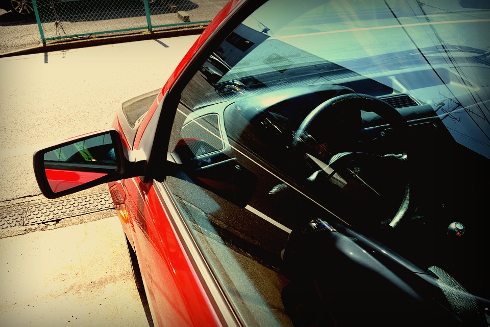 ・・・と、ご説明はここまでにして、未だに人気の衰えない155・・・特に若い方にとっては現代では見なくなったスクエアなボディデザインに惹かれるのでしょう。