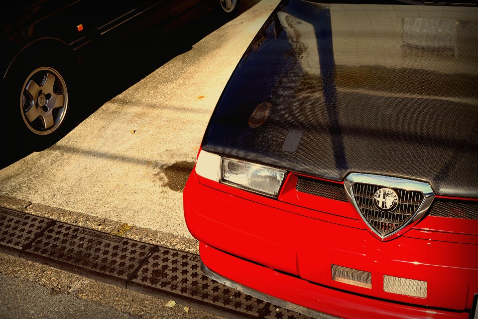 また、DTMやJTCC等のレースシーンでの雄姿も強烈な印象を残しているし、そんなレースカーに近づくための様々なアフターパーツがあることも魅力の一つなのでしょう。