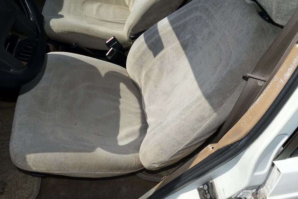 サンク同様、小ぶりなシートではありますが、座り心地は◎！フランス人お尻センサー？の賜物かと・・・。