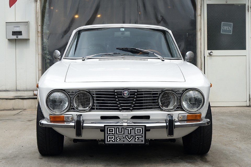 丸目2灯のジュリアももちろん良いですが、個人的にはこのGTVの丸目4灯顔が最もバランスが取れていて好きかも・・・。