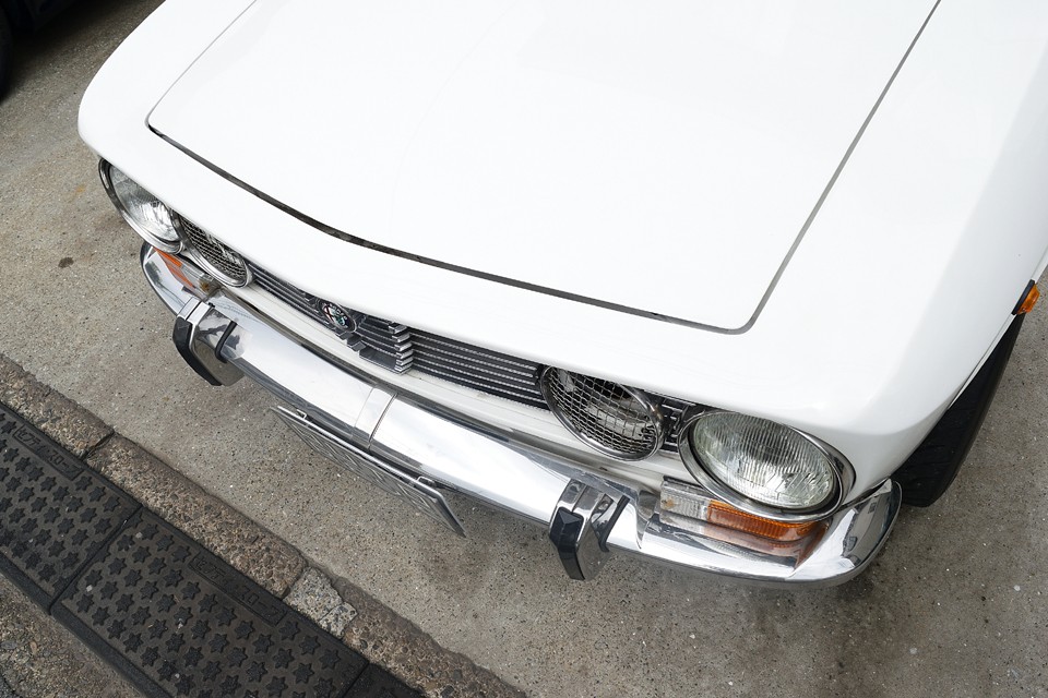 メッキバンパーも細かなキズはもちろんあるものの、サビは皆無。美しい輝きです。