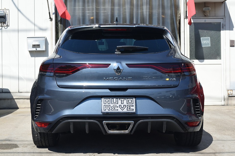 決して画像を横に伸ばしているわけでは御座いませんので・・・（苦笑）