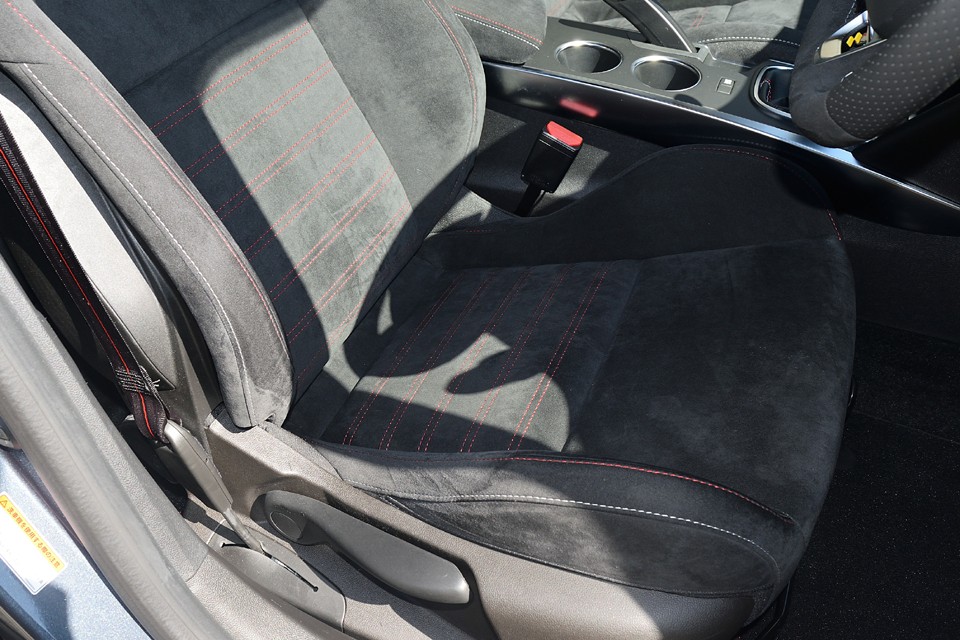 使用感はほぼ感じない状態です。走行1,500kmですから当然と言えば当然。