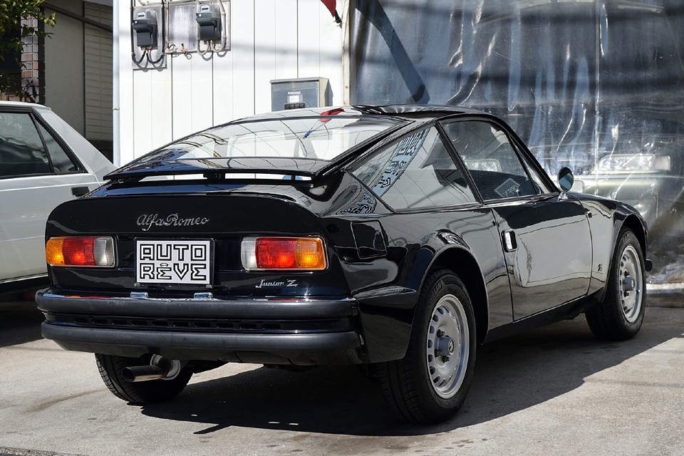 また、この時代の1300アルファロメオでは定番チューニング手法の「1600ccエンジンへのスワップ」も施された個体です。1300に比べて当然のことながらパワー、トルクともに大幅にUP！速いのはもちろんですが、街乗りでかなり乗りやすくなっています。