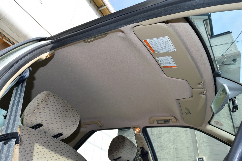 汚れの目立ちやすいはずのベージュの天張りもご覧の通り！垂れはもちろん目立つ汚れも見受けられません。