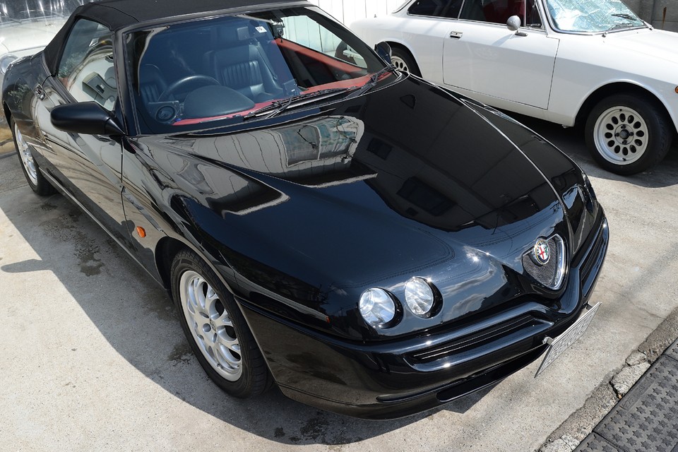 しかもこの個体、コンディションはご覧の通り、美車中の美車！キズの目立ちやすいブラック塗装なのにこの状態ですから、歴代オーナー様の愛情の賜物かと。