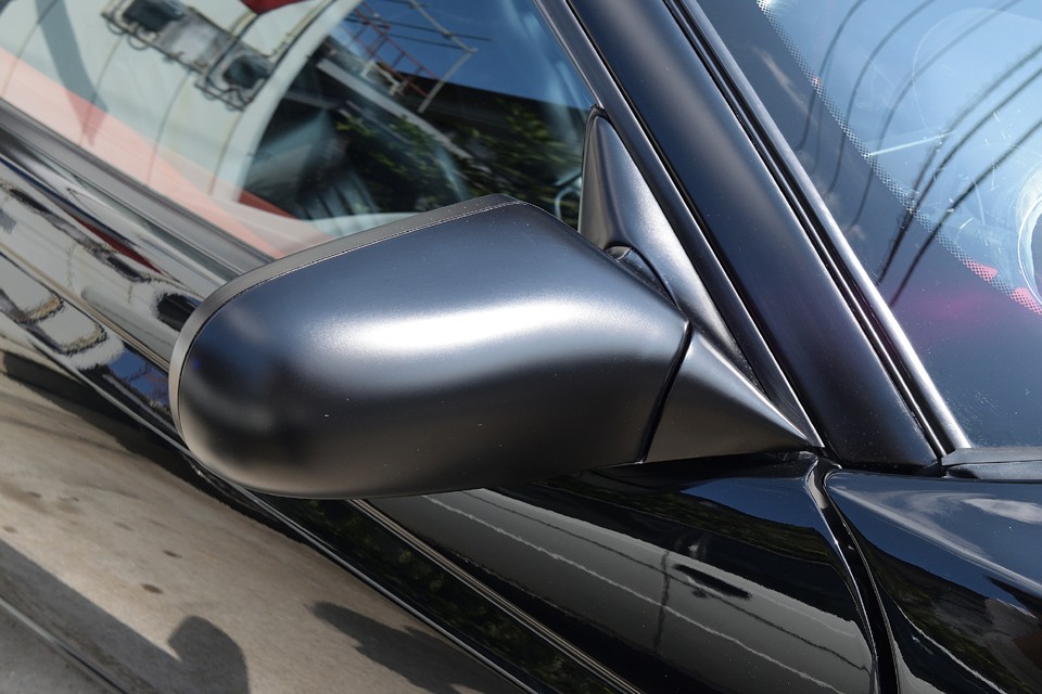 ほぼ必ず白く劣化してしまう樹脂部がこの状態です。素晴らしい！