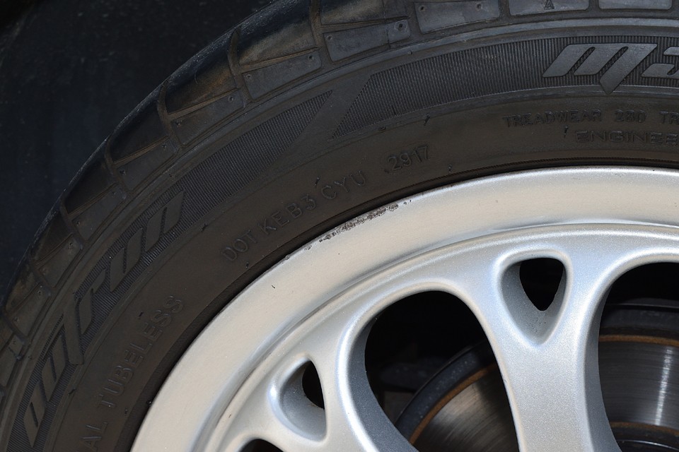 その1ヶ所がコレ。タッチアップすれば、ほとんど目立たなくなりそうです。