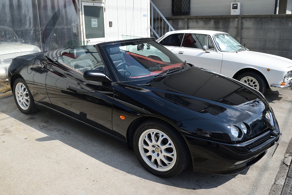 ここまでオープン状態を意識したオープンカーデザインも、むしろ珍しいのではないかと・・・。