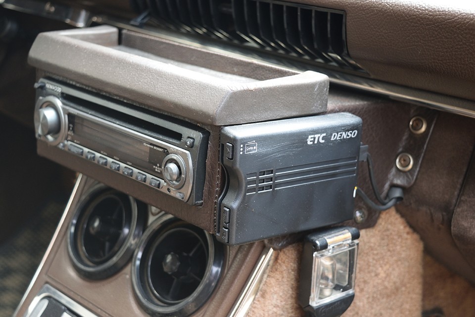 そのオーディオのケースの側面にちょうどピッタリと収まったＥＴＣ。