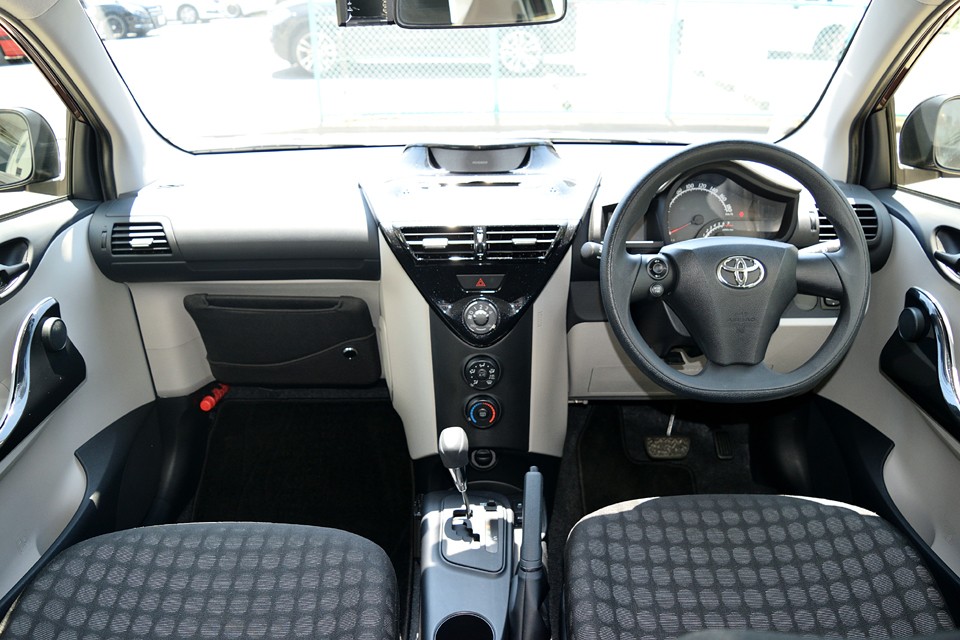 軽自動車に比べると幅があるので、視界も広く、かなりゆったり感があります。