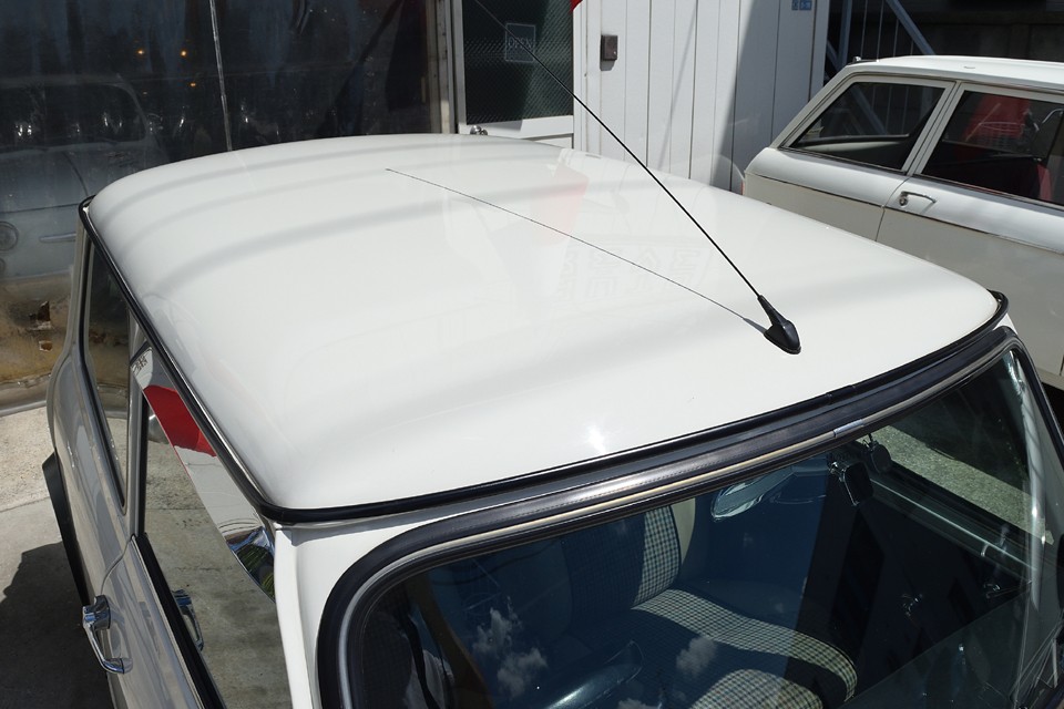 更に更に、機関系のヒーターコアＯＨ、エアコンコンプレッサー交換、ビルシュタインショック1台分交換、前後ハイローキット（ソフトな乗り心地のFバネレート140、Rバネレート100）を組込済！！！