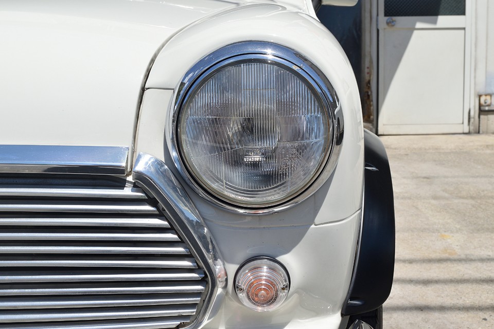 ヘッドライトはご覧の通りクリアー！リムも言う事なしのピッカピカ状態！