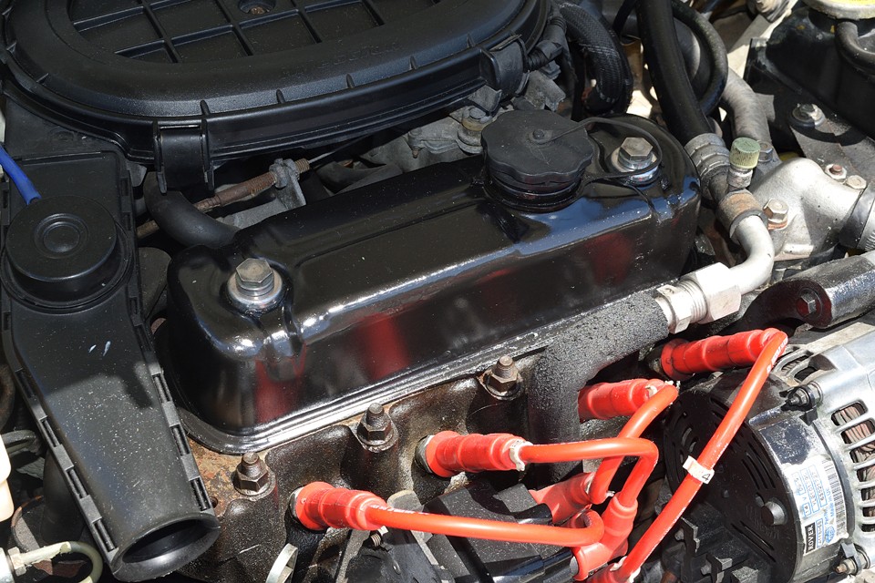 カムカバーはガスケット交換のついでに塗装も実施。