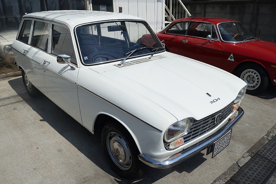 塗装は過去に同色で再塗装されているようですが、塗ったばかりのギラギラ感は無く、少し時間が経っているのか、丁度良く馴染んだ（ヤレた？！）雰囲気がとても良い感じです。