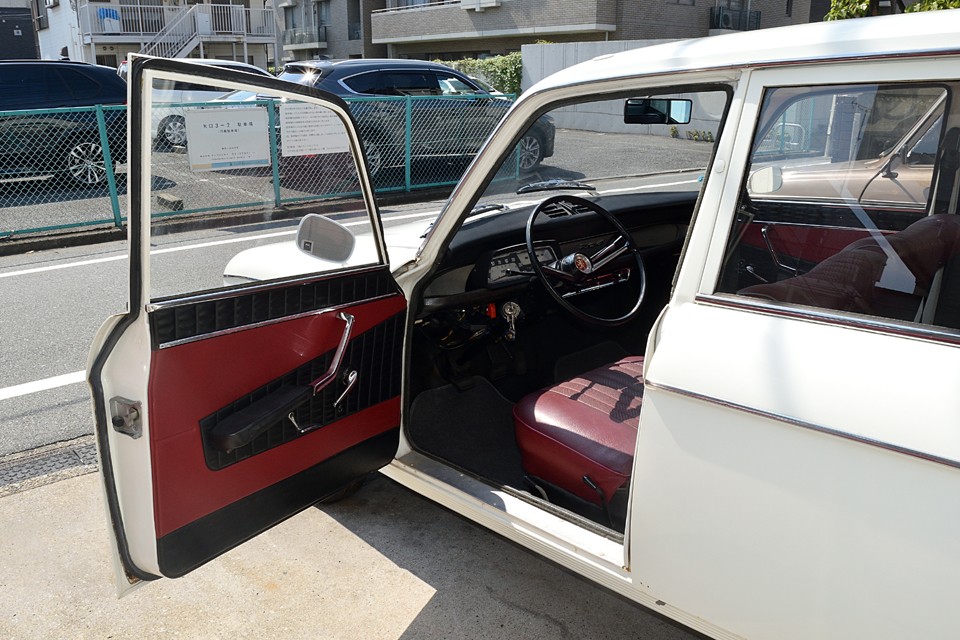 それでは室内のご紹介です。どうぞご覧くださいませ～。