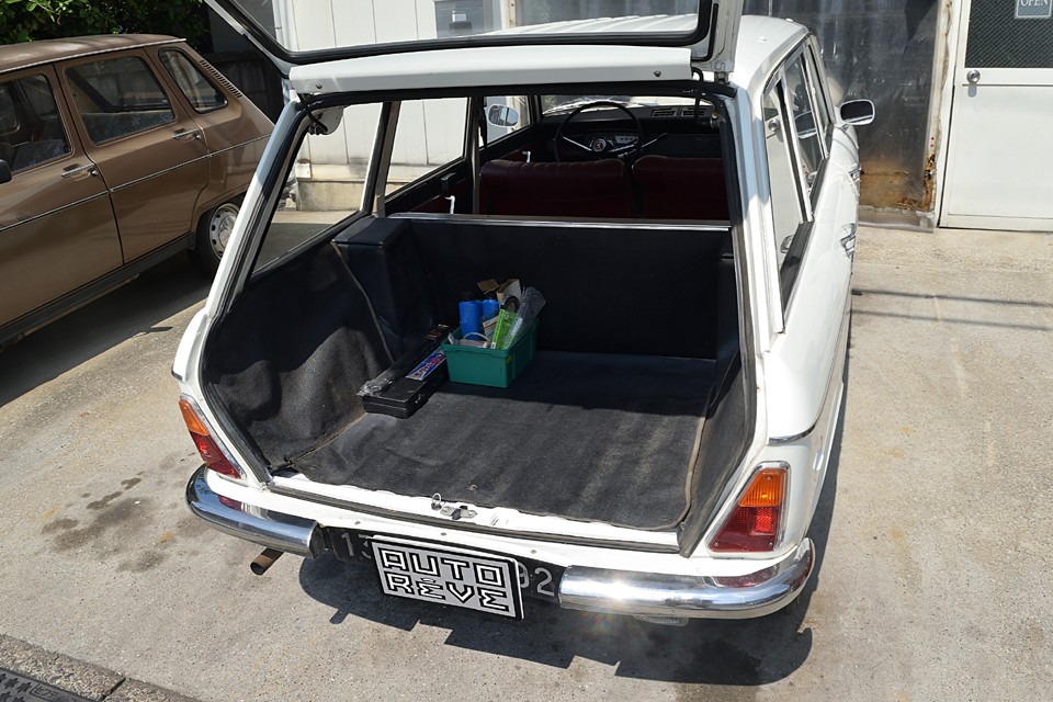 日常使用でしたら、これだけのスペースがあれば困る事はないと思いますが、これでも足りないという方は・・・。