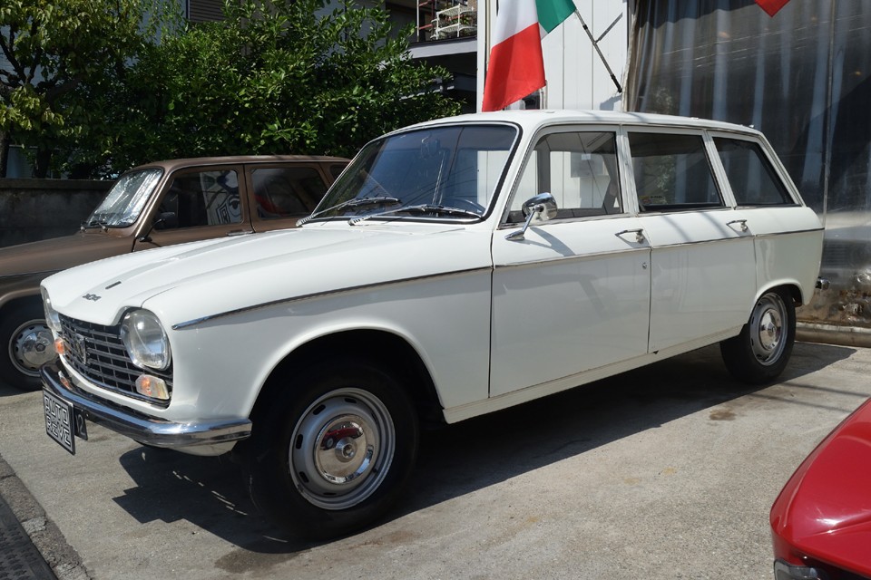 もとも現オーナー様により、約10年ほど前に一通り手を入れられた個体ですが、その後休眠期間が長く続いたために、先ほども少し記載しましたが、弊社入庫時にそれなりの修理を実施しました。その内容をご説明しますと・・・。