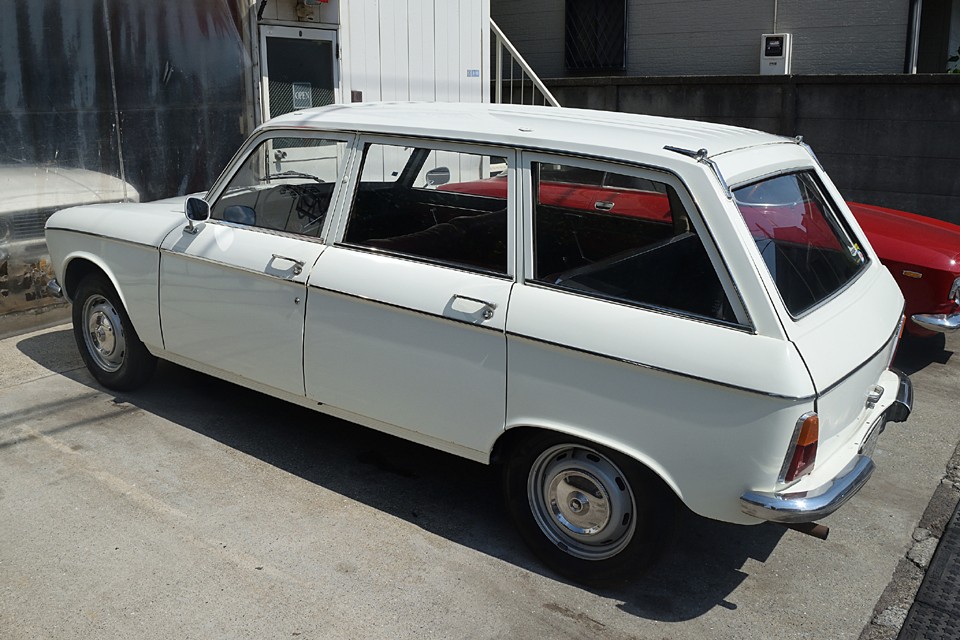 定番のサビ取り＆防錆処理剤を何度か使って、ようやく濁りの無い状態に・・・もちろんフューエルホースも一新して、もともとは無かったフューエルフィルターも取付！これでようやく無事エンジン始動！