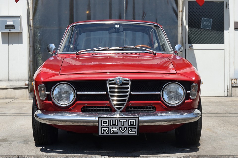 ここまでの画像のように、遠目にはとても美しい個体に見えますが、過去に大掛かりな仕上げがされた形跡はなく、普通にお乗りになられてきた個体のようなので、当然ながらあちこちに経年劣化が見受けられます。