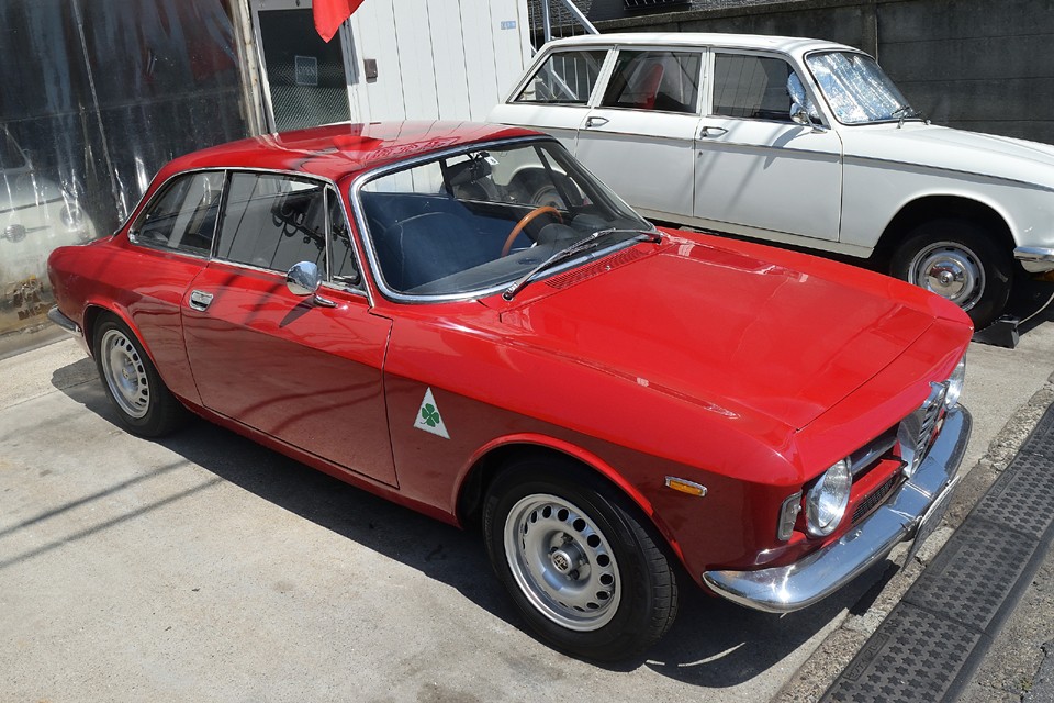 メッキ部品も経年劣化でポツポツ錆がある状態。エンジンやミッションに不具合は無いけど、そろそろ交換出来る消耗品は一新したい感じ。下周りもオイル漏れは無いけど、出来ればマフラーは交換したい状態。