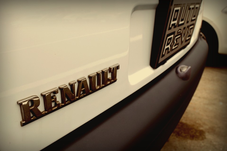 これらを1992年に実現していたのに、それから早30年・・・この素晴らしいコンセプトを引き継ぐモデルが何故無いのでしょう？？？