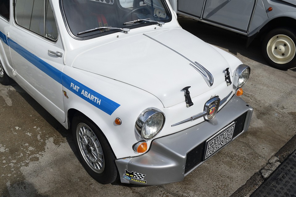 塗装状態はツヤもあり、とても良い状態です。ガレージ保管（エンジン丸見えなので必然？！）なので当然と言えば当然でしょうか。