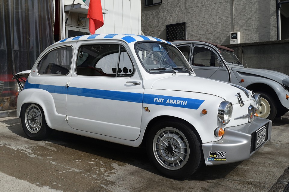 イタリアでも日本でもこの個体は列記とした「アバルト」。それ以上のご説明をしようがないので・・・。