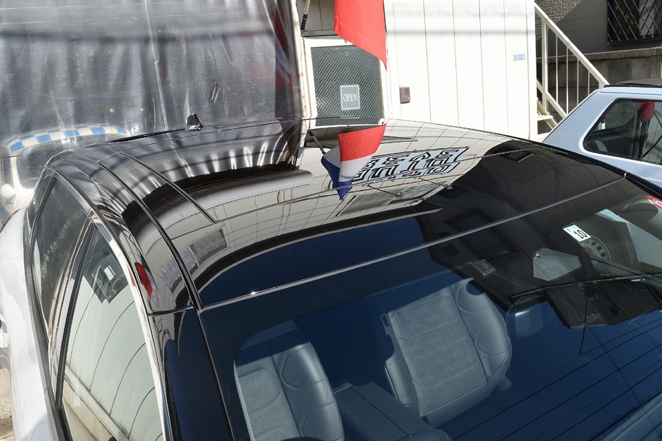 さすがECHELON！ガラスルーフは雨ジミも無くピッカピカ！