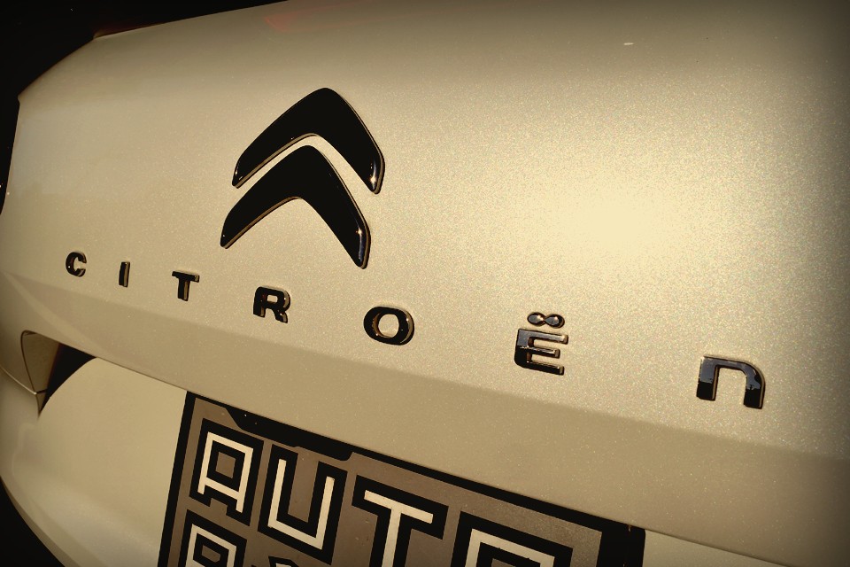 これまでの日本のマーケットや日本人の好みに合わなかった5ドアハッチバックセダンも、そういう意味では、惨敗と言わざるを得ないのですが・・・。